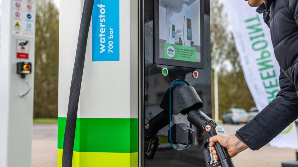 Greenpoint opens its 3rd hydrogen refueling station in Oude-Tonge ...